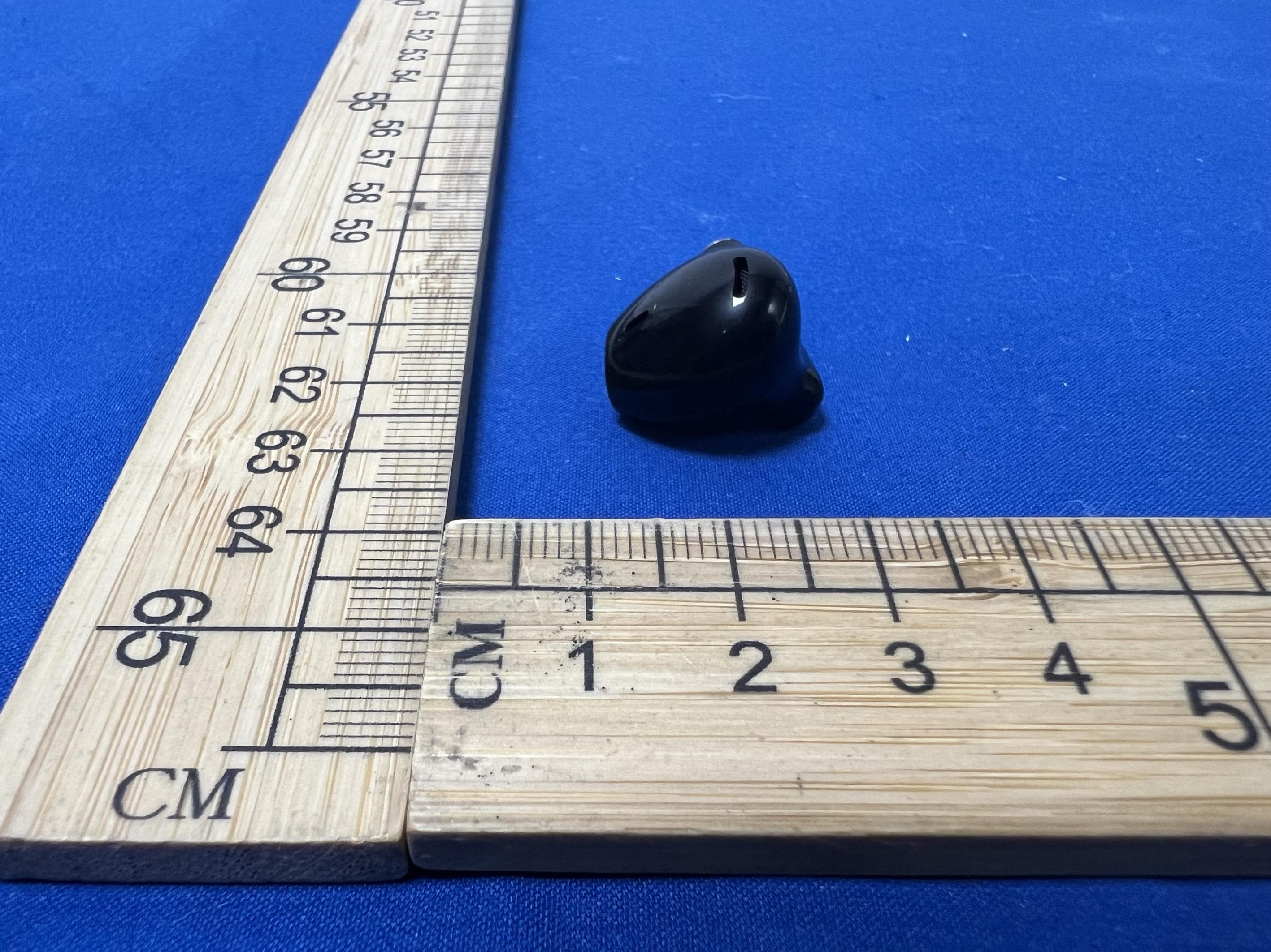 TWS Bluetooth Earphone - FCC ID 2A327-STONE - Shenzhen Three Peaches Technology Co., Ltd (4)