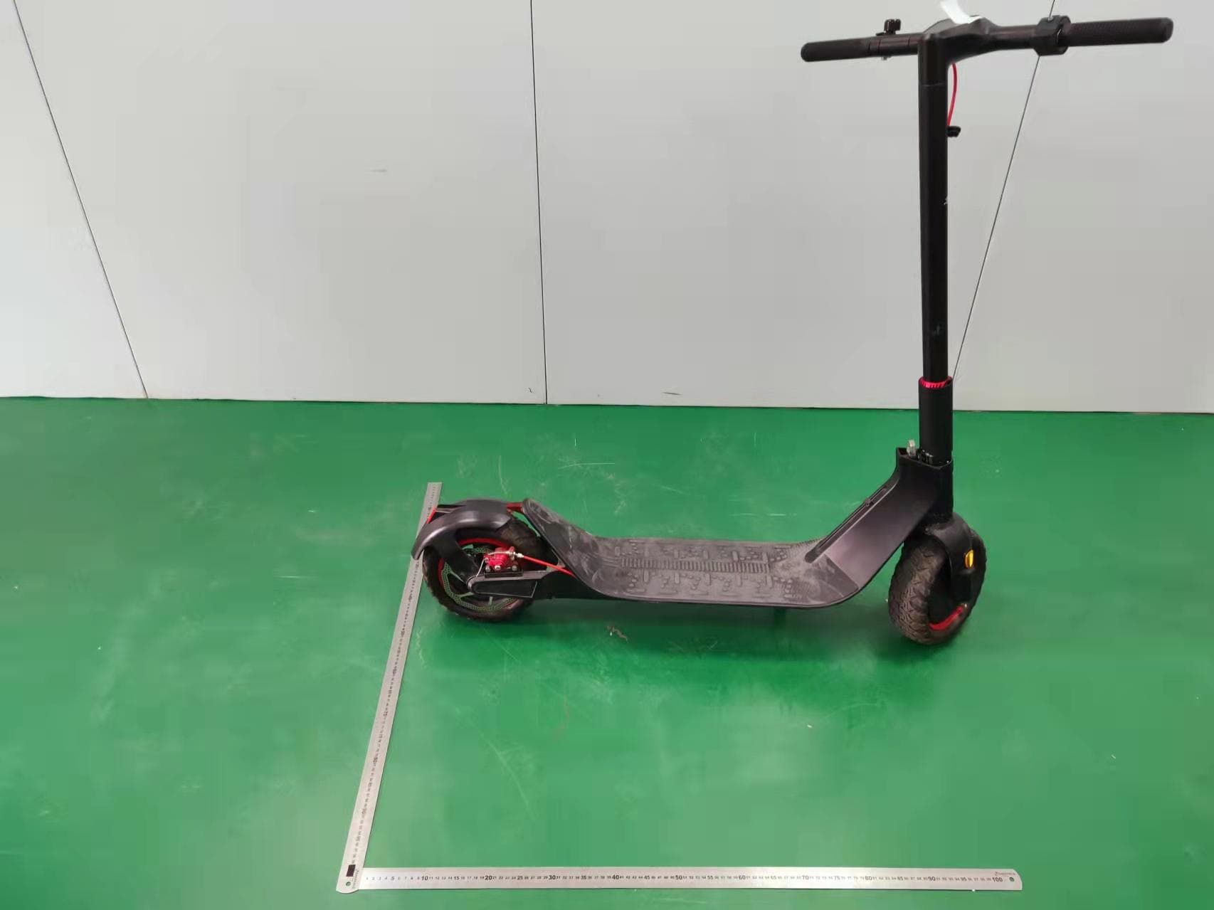 5th Wheel Scooter G1 - FCC ID 2A33E-5LCHG01 - Solowii (Beijing) Technology Development Co., Ltd (4)