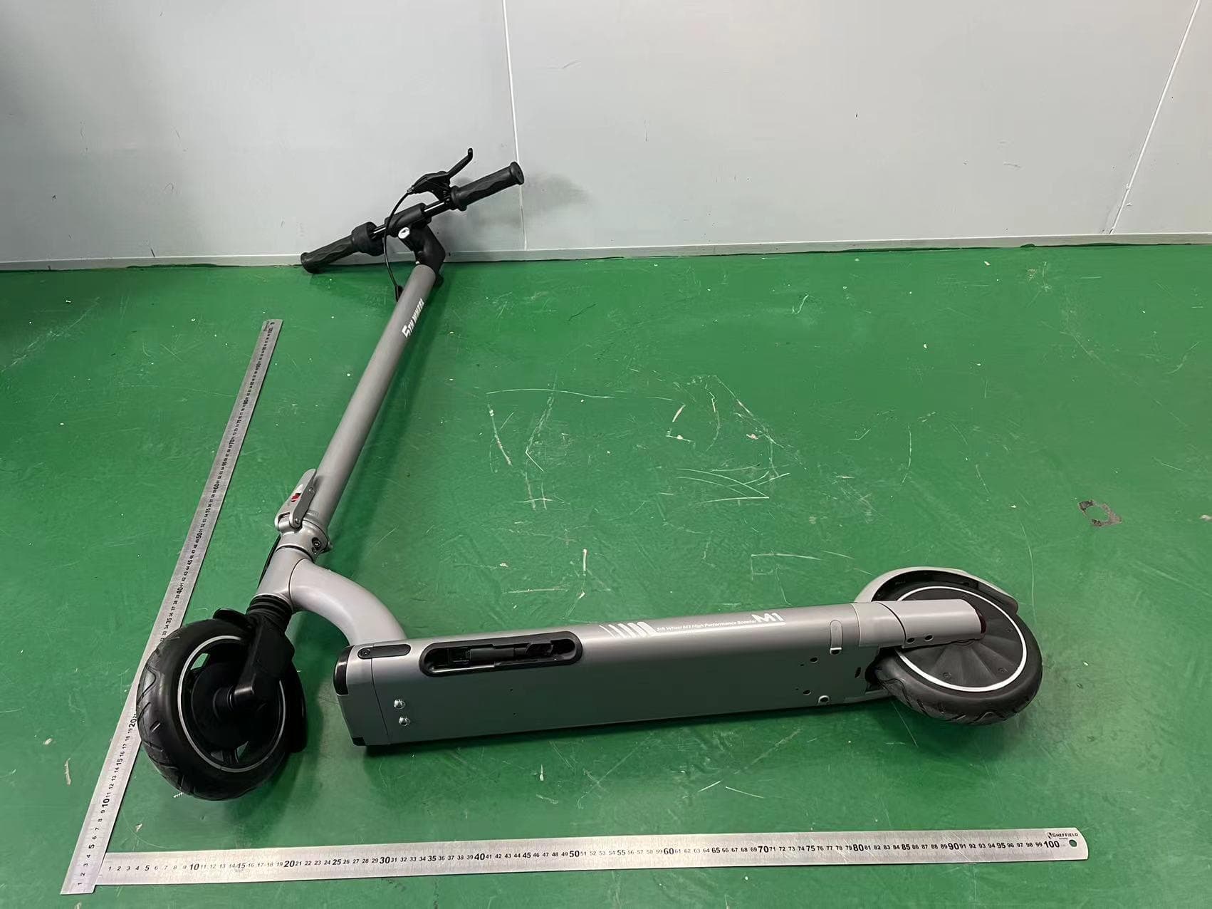 5TH WHEEL Electric Scooter M1 - FCC ID 2A33E-5LCHM11U - Solowii (Beijing) Technology Development Co., Ltd (2)