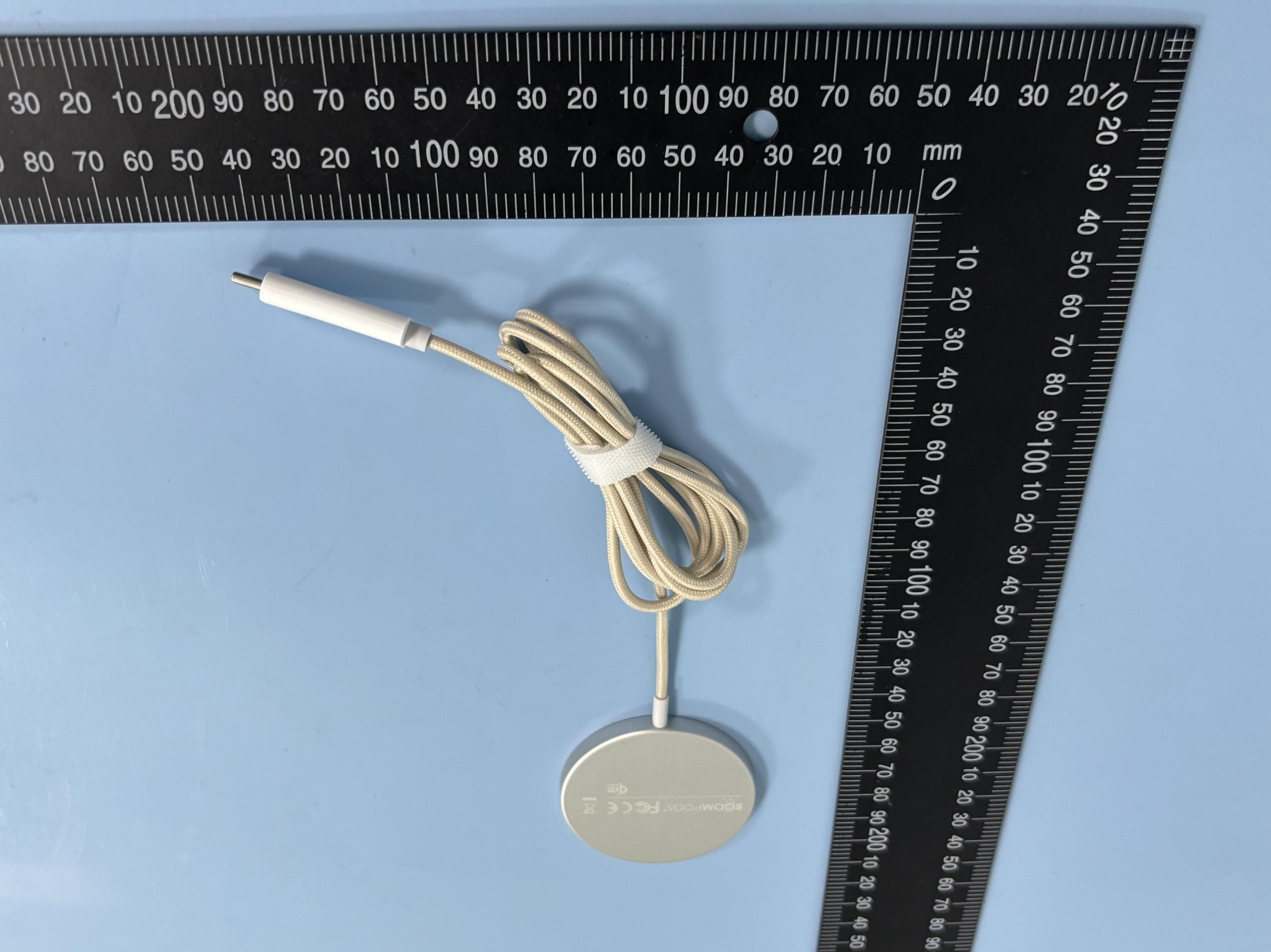 Qi2 Wireless fast Charger - FCC ID 2A36Q-QI2WHT - Boompods EU Sp. z o.o (2)
