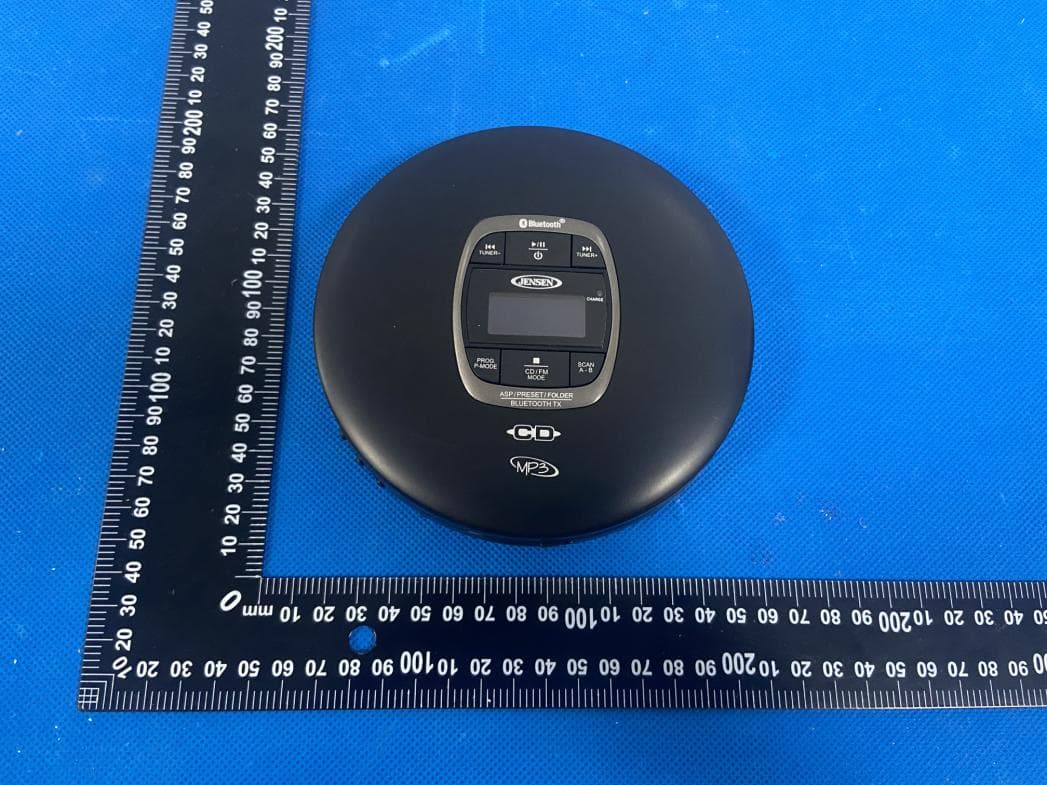 PERSONAL BLUTOOTH CD PLAYER WITH FM RADIO - FCC ID 2A38HCD60RBTEB - Jenmart Industrial (HK) Co., Limited (2)