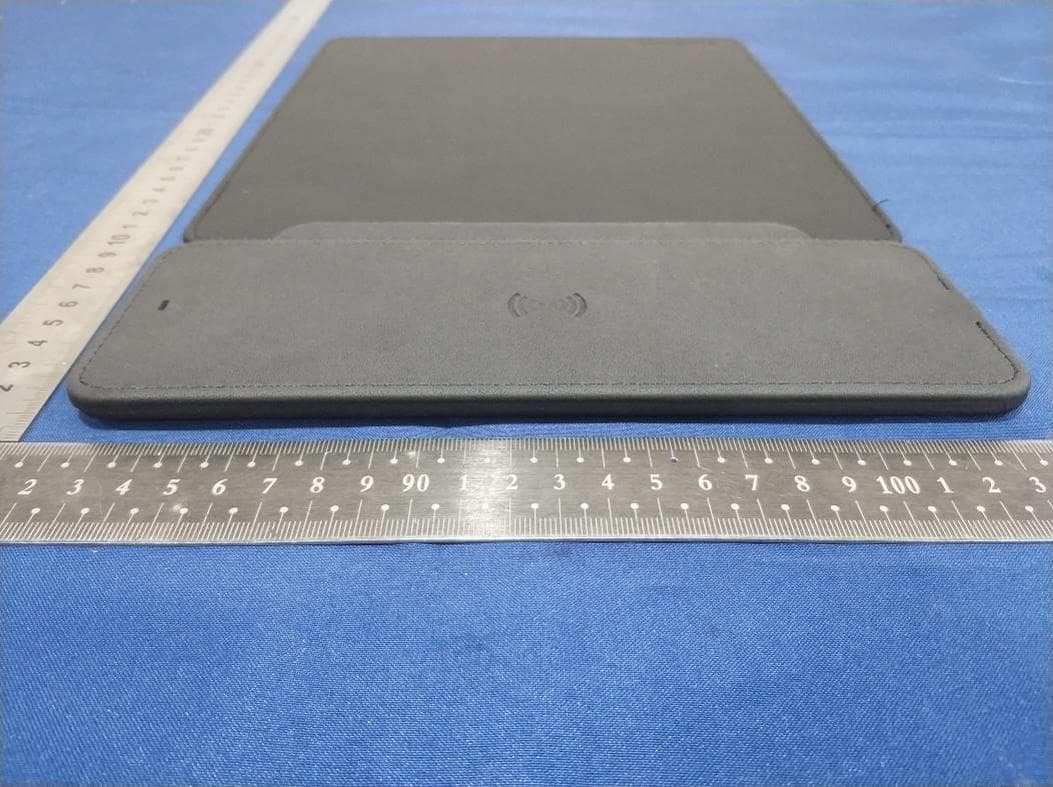 Mouse Pad Wireless Charger - FCC ID 2A3AX-197C - Vinci Brands LLC