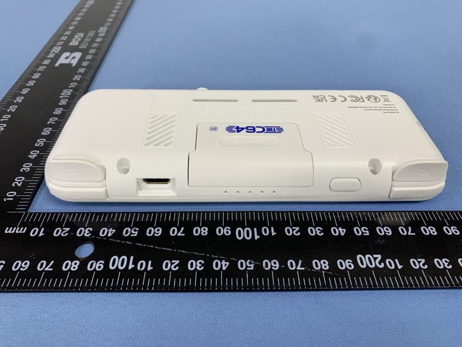 Blaze Evercade EXP Handheld - EFIGS - FCC ID 2A3DY-2022HEFIGSV - Blaze Entertainment Limited (3)