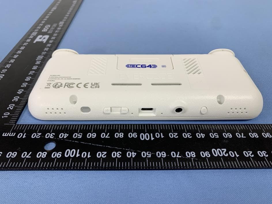 Blaze Evercade EXP Handheld - EFIGS - FCC ID 2A3DY-2022HEFIGSV - Blaze Entertainment Limited (5)