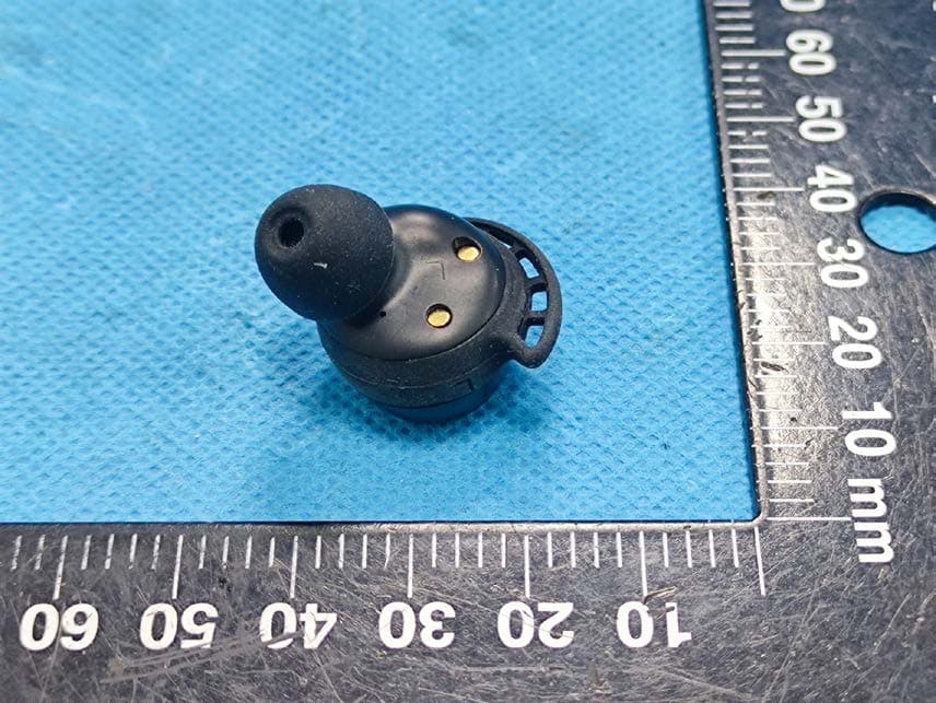 TRUE WIRELESS EARBUDS - FCC ID 2A3EN-TO591A - Dongguan feitianqi Trading Co., Ltd (4)