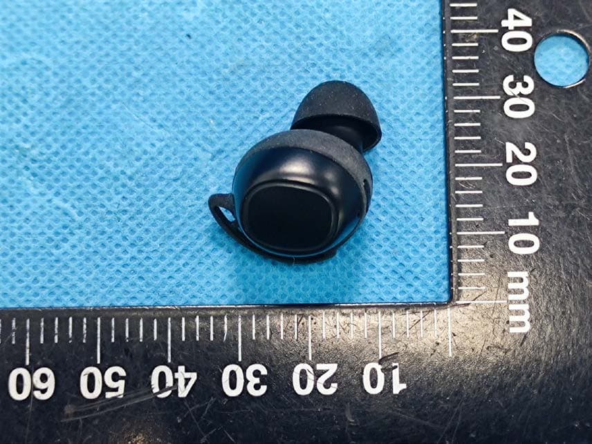 TRUE WIRELESS EARBUDS - FCC ID 2A3EN-TO591A1 - Dongguan feitianqi Trading Co., Ltd (2)