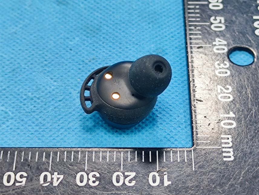 TRUE WIRELESS EARBUDS - FCC ID 2A3EN-TO591A1 - Dongguan feitianqi Trading Co., Ltd (5)