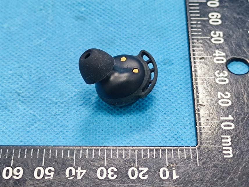 TRUE WIRELESS EARBUDS - FCC ID 2A3EN-TO591A1 - Dongguan feitianqi Trading Co., Ltd (3)