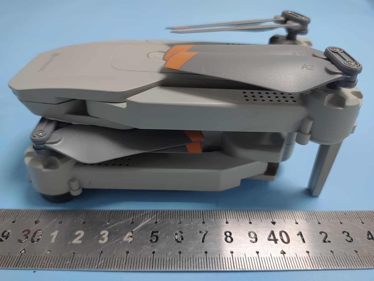 R/C QUADCOPTER - FCC ID 2A3FP-DG6TA2203 - Shenzhen Junge Yunchuang Technology Co., Ltd. (2)
