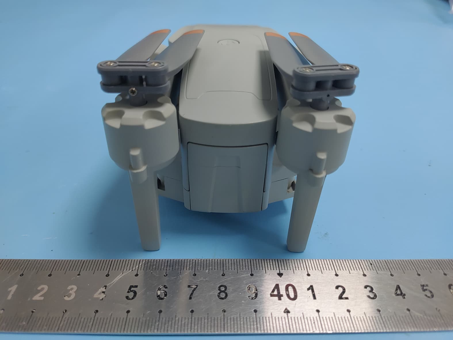 R/C QUADCOPTER - FCC ID 2A3FP-DG6TA2203 - Shenzhen Junge Yunchuang Technology Co., Ltd. (4)