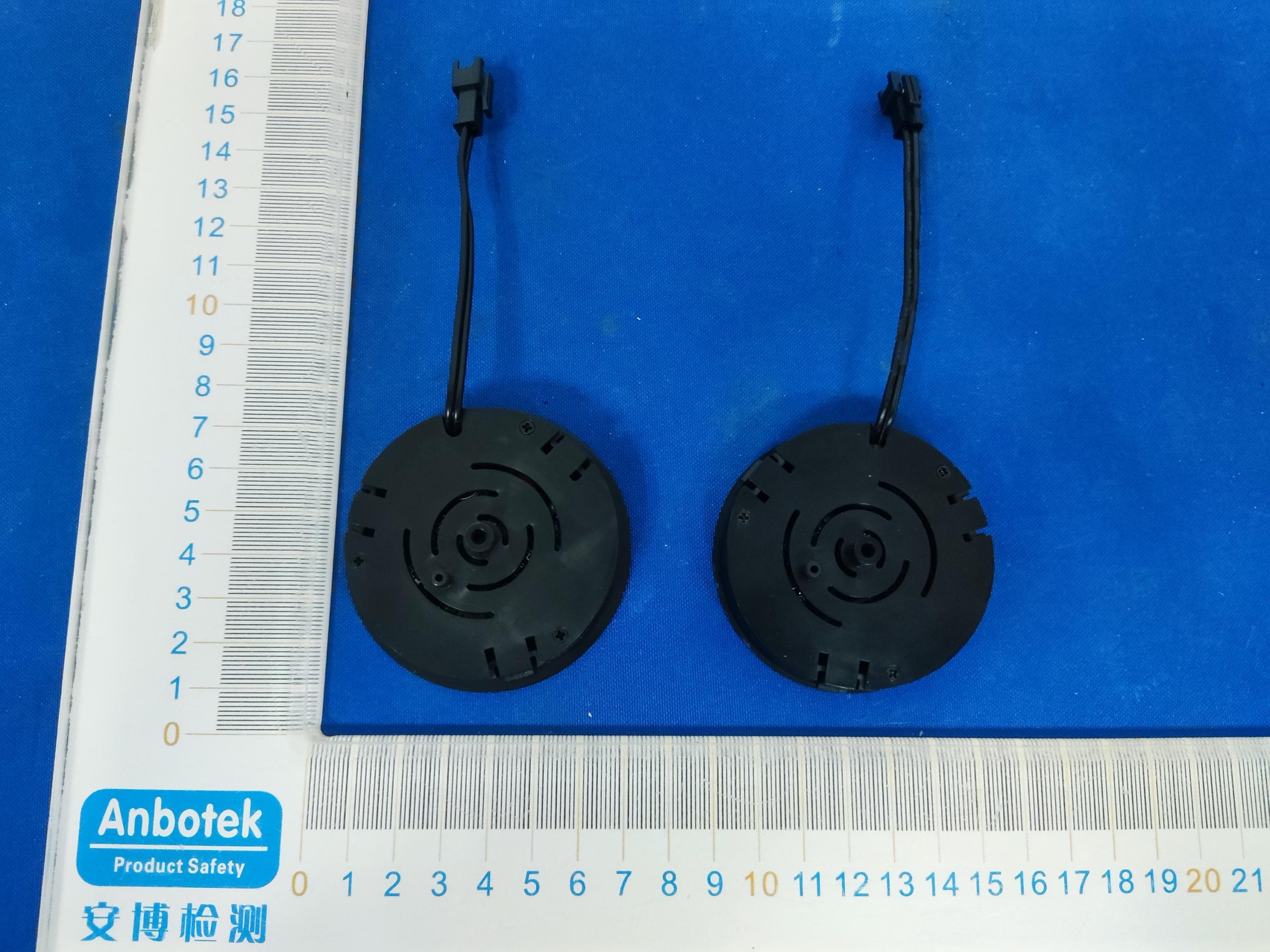 wireless charger - FCC ID 2A3OW-GRW10 - Dong guan Good Luck Furniture Industrial Co.,Ltd (3)