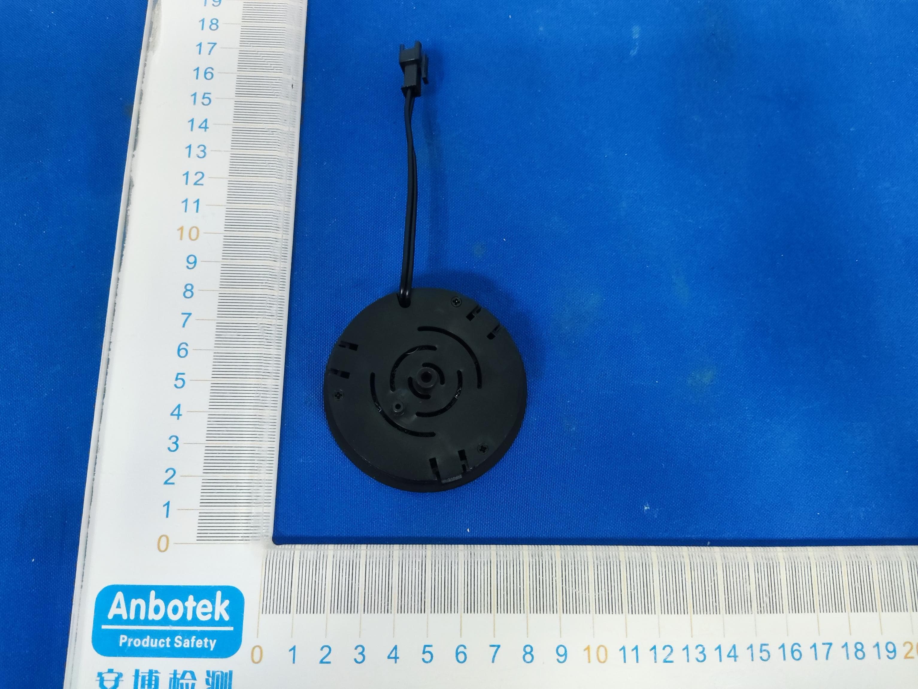wireless charger - FCC ID 2A3OW-GRW10 - Dong guan Good Luck Furniture Industrial Co.,Ltd
