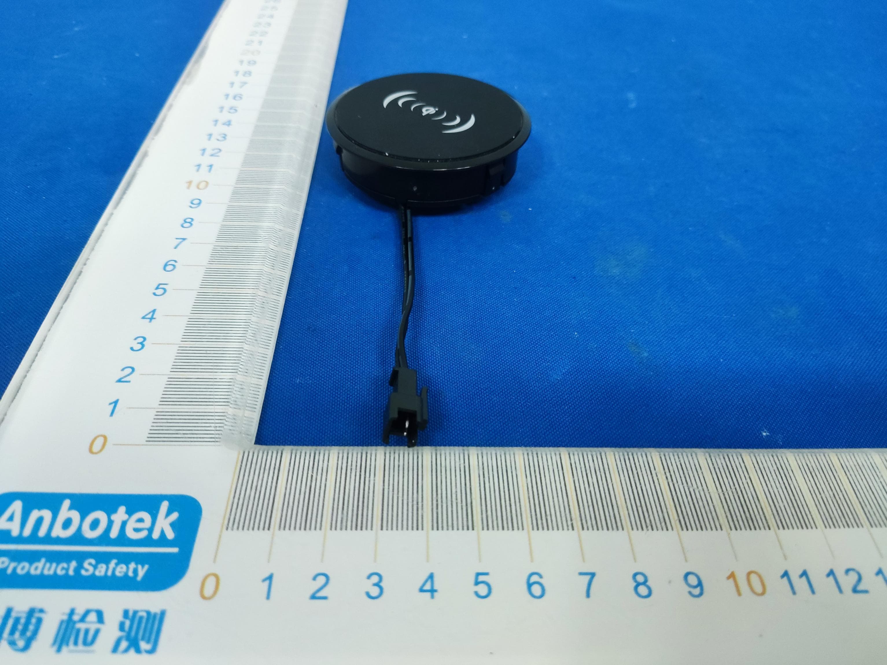 wireless charger - FCC ID 2A3OW-GRW10 - Dong guan Good Luck Furniture Industrial Co.,Ltd (5)