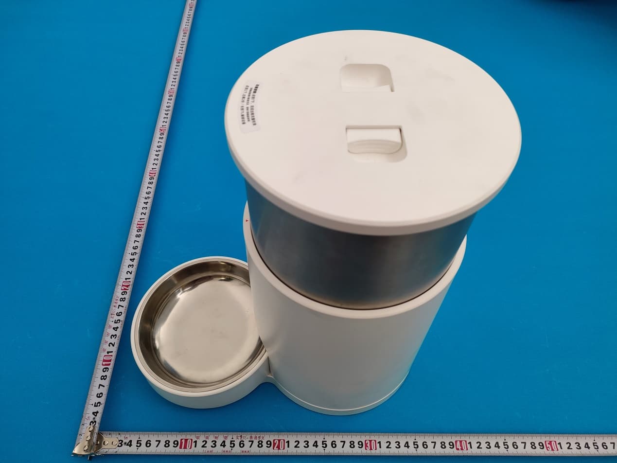 Smart Pet Feeder [Light] - FCC ID 2A3SO-NSSFE22A - shanghai Niaoyu Huaxiang Pet Co., Ltd