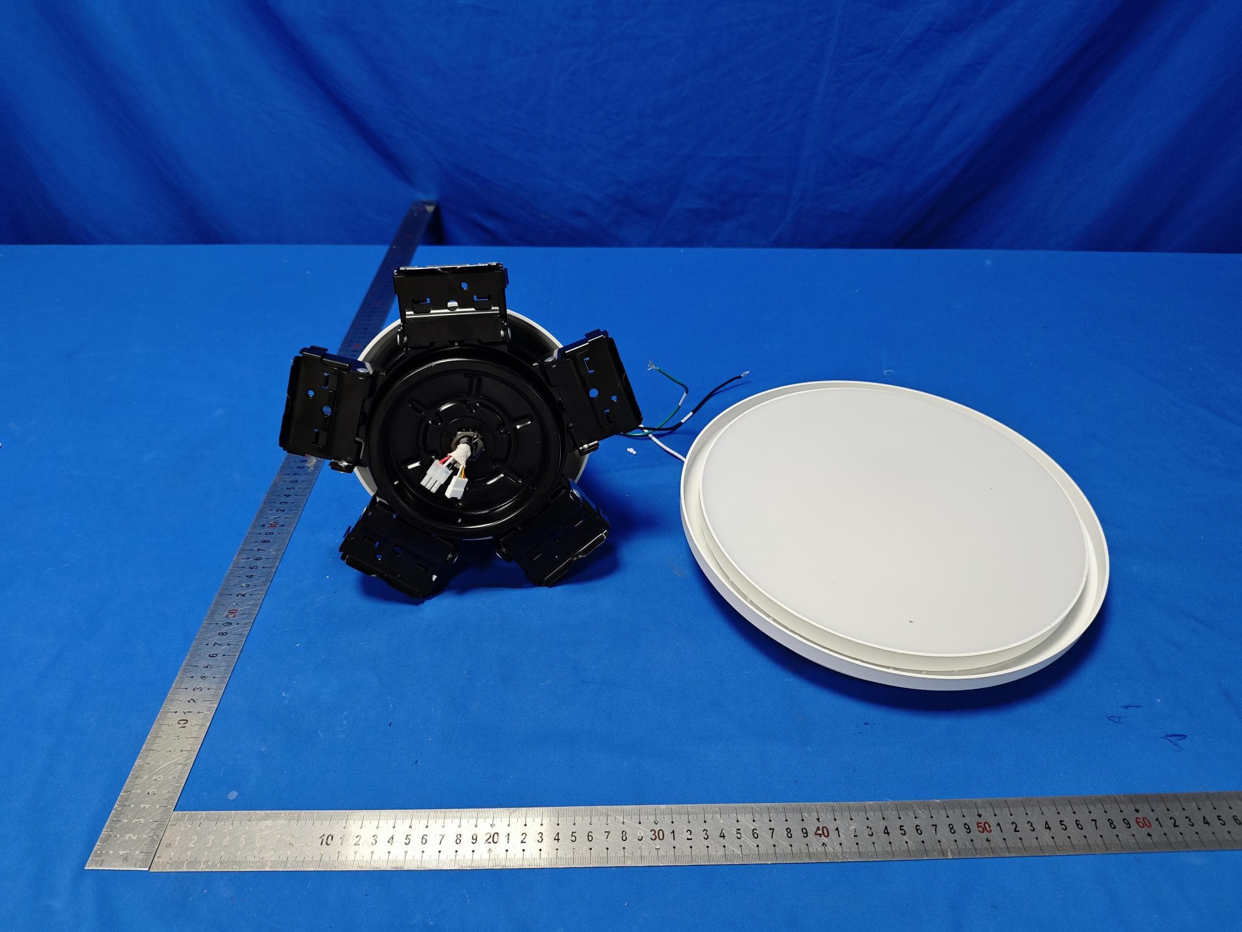 Smart Ceiling Fan - FCC ID 2A3SYCF002S - Hesung Innovation Limited (3)