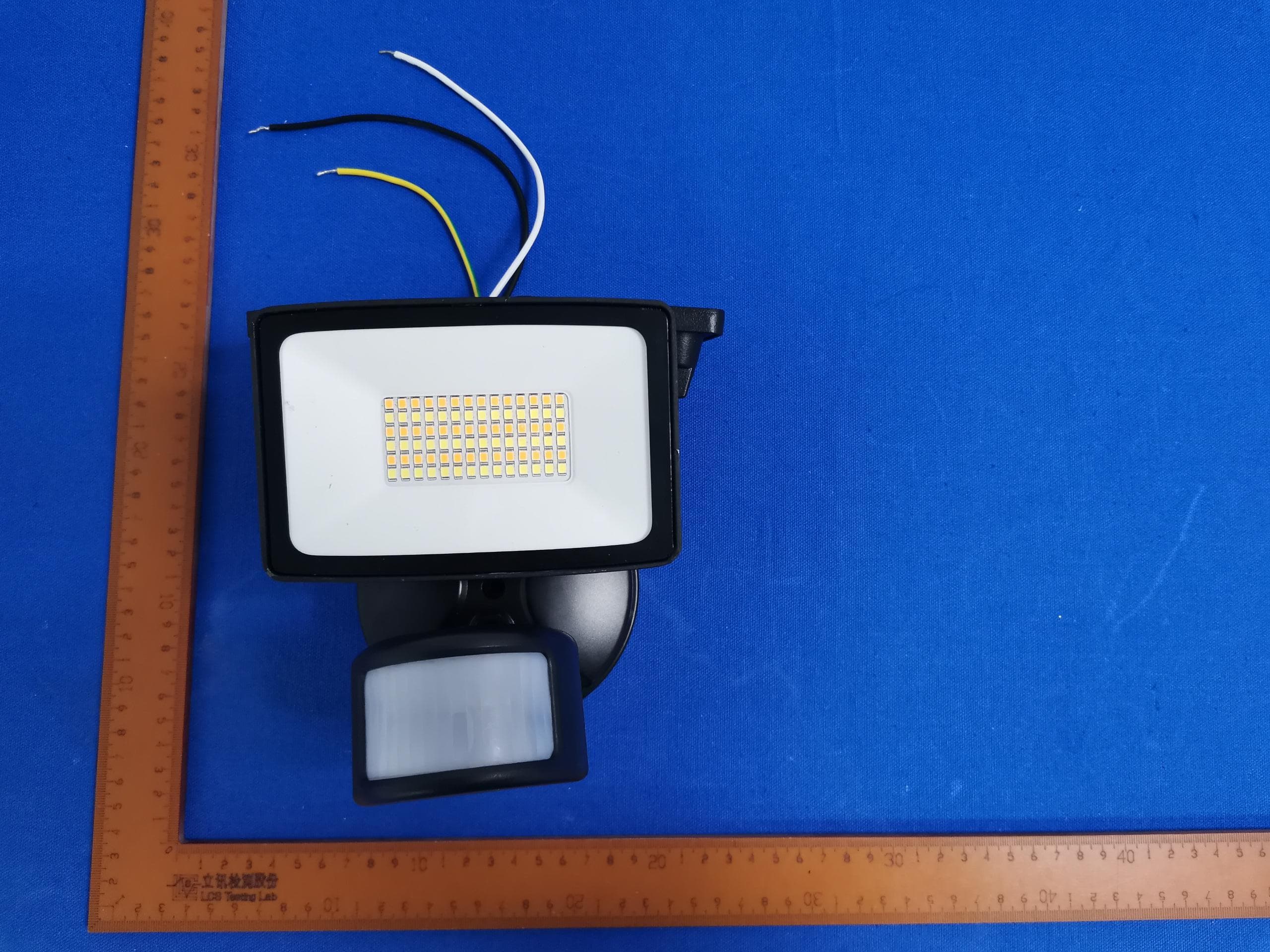 LED WALL LAMP - FCC ID 2A3W8BDB55WF-3 - Shen Zhen Shi Meng Zhi Tuo Ke Ji You Xian Gong Si