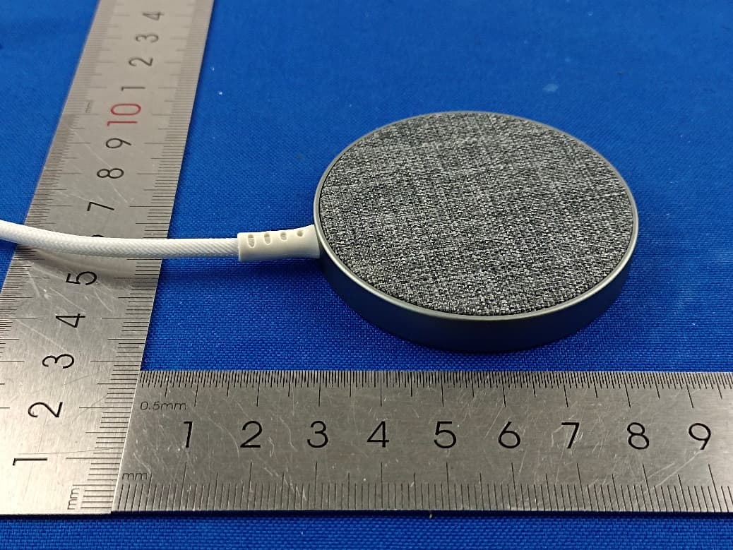 15W Wireless Magnetic Charger - FCC ID 2A3XF-MC10 - Voice Comm, LLC (4)