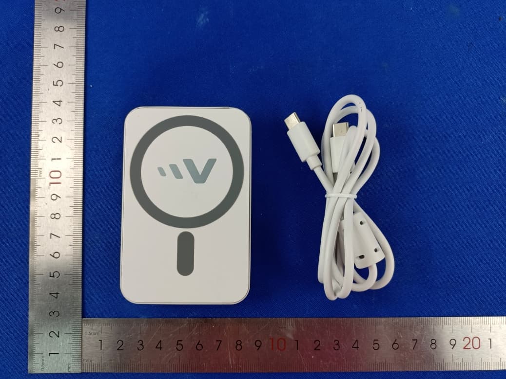 Magnetic Wireless Charging Power Bank - FCC ID 2A3XF-MCBAT-5K - Voice Comm, LLC