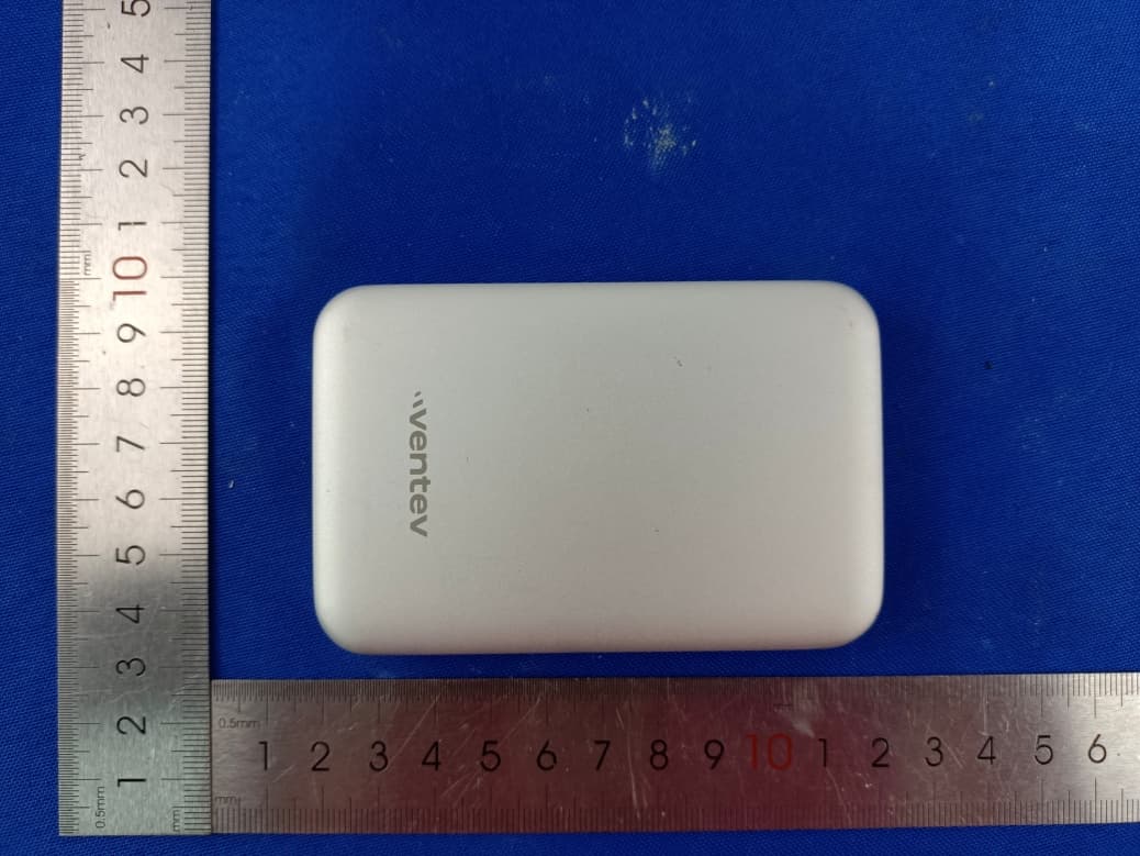 Magnetic Wireless Charging Power Bank - FCC ID 2A3XF-MCBAT-5K - Voice Comm, LLC (3)