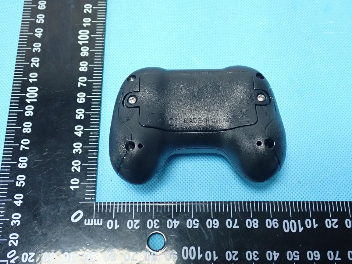 RC Shark - FCC ID 2A3YK9966A - CHENGHAI LUCKY BOY TOYS CO.,LTD. (4)