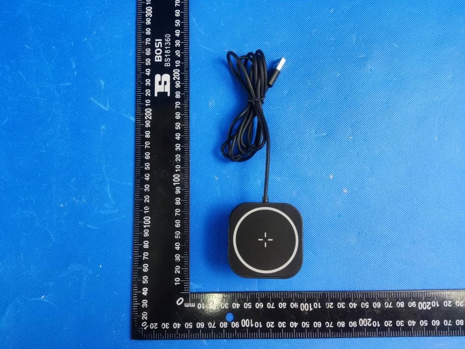 wireless charger - FCC ID 2A3ZO-EWL-22149-A - Hong Kong Etech Groups Ltd.