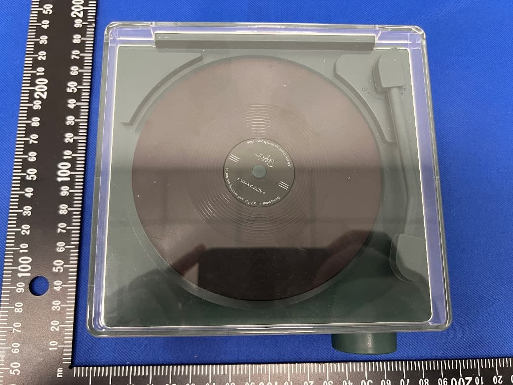 Retro Record Player Wireless Speaker with Clock - FCC ID 2A3ZO-XP1115 - Hong Kong Etech Groups Ltd.