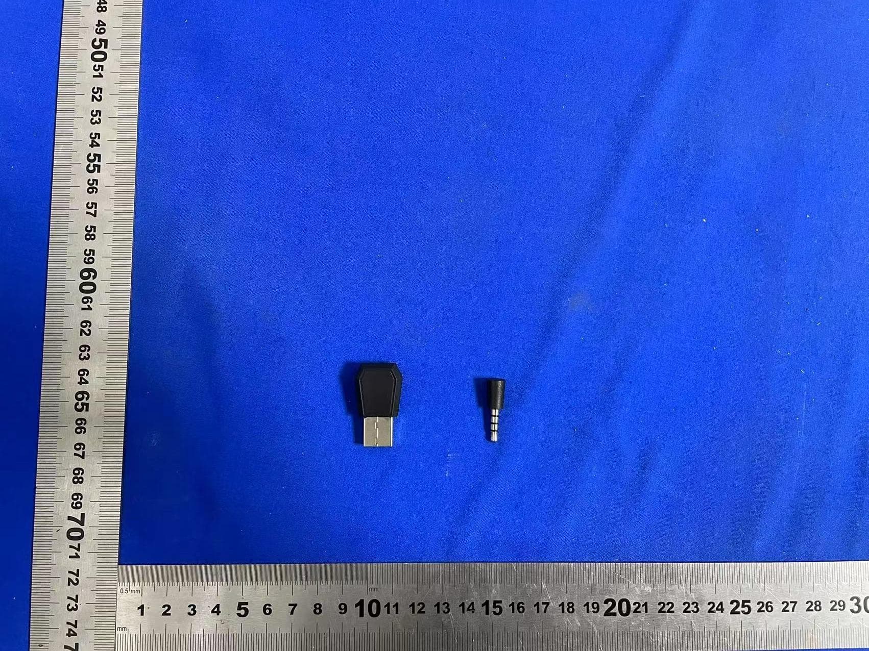 games wireless headphone receiver - FCC ID 2A434-P5 - Shenzhen Kaixuda Electronics Co.,Ltd.