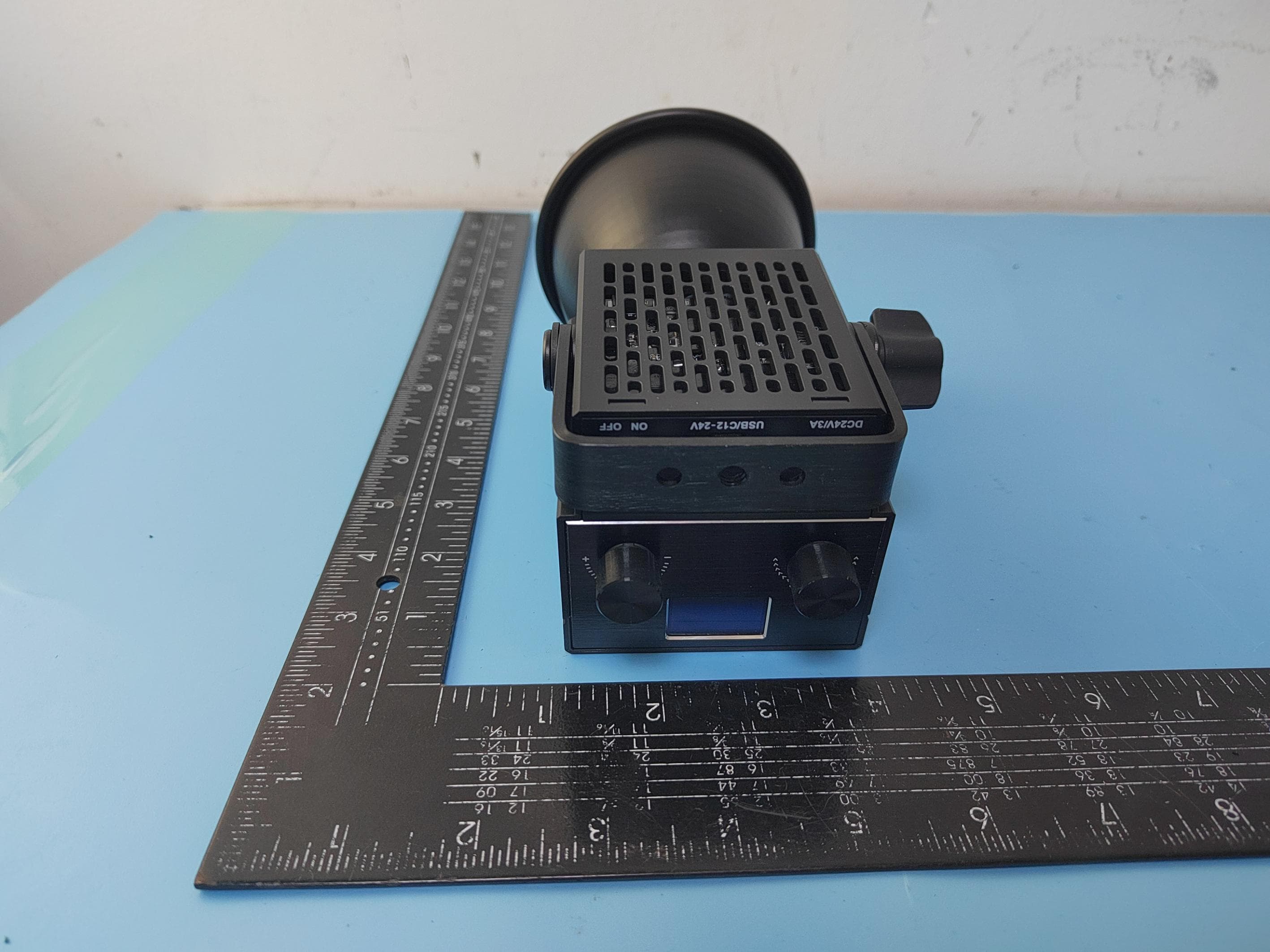 COB Photographic Video Light - FCC ID 2A438-U8 - Shenzhen Lineng Technology Co., Ltd. (4)