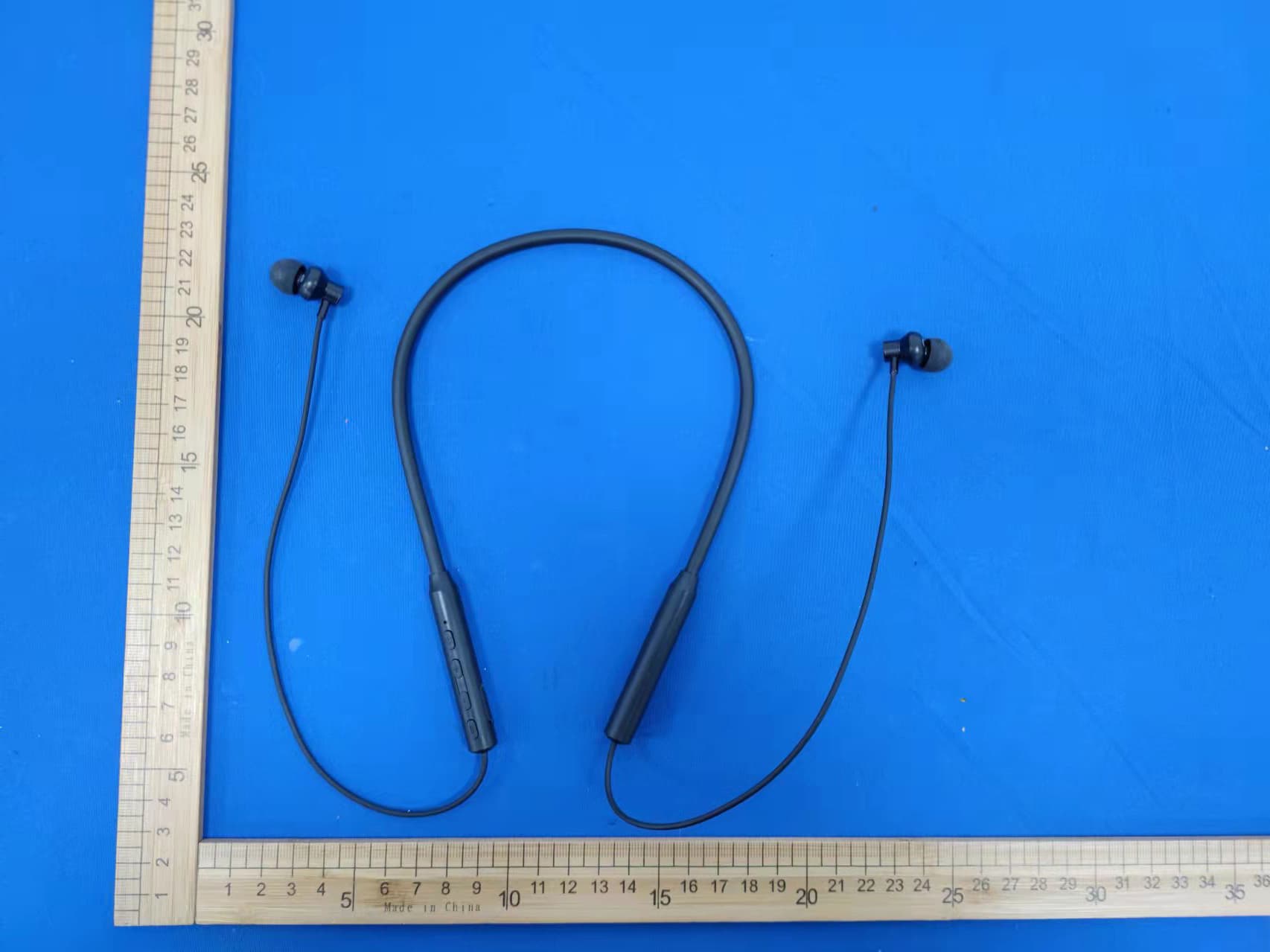 Bluetooth headset - FCC ID 2A43Q-W18 - Shenzhen Yingruier Technology Co., Ltd.