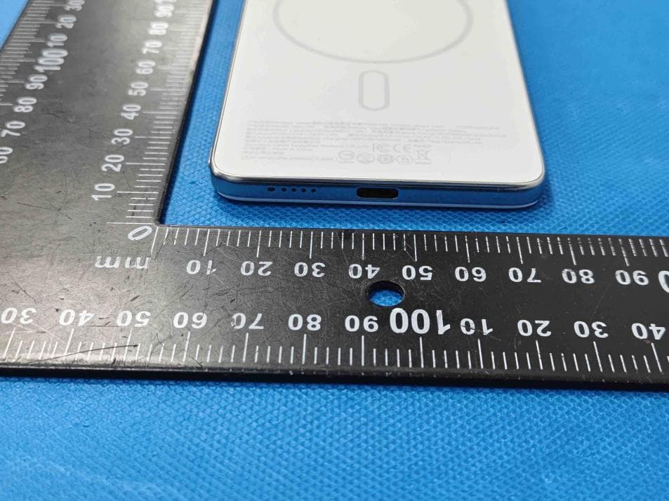 Magnetic wireless power bank - FCC ID 2A47D-M5 - Shenzhen LangYi Technology Co.,Ltd