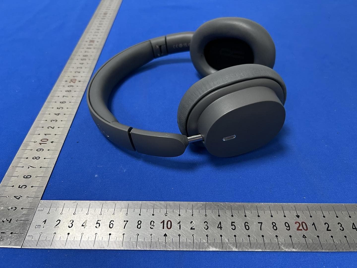 Baseus Wireless Headphones - FCC ID 2A482-D05 - Shenzhen Baseus Technology Co., Ltd. (4)