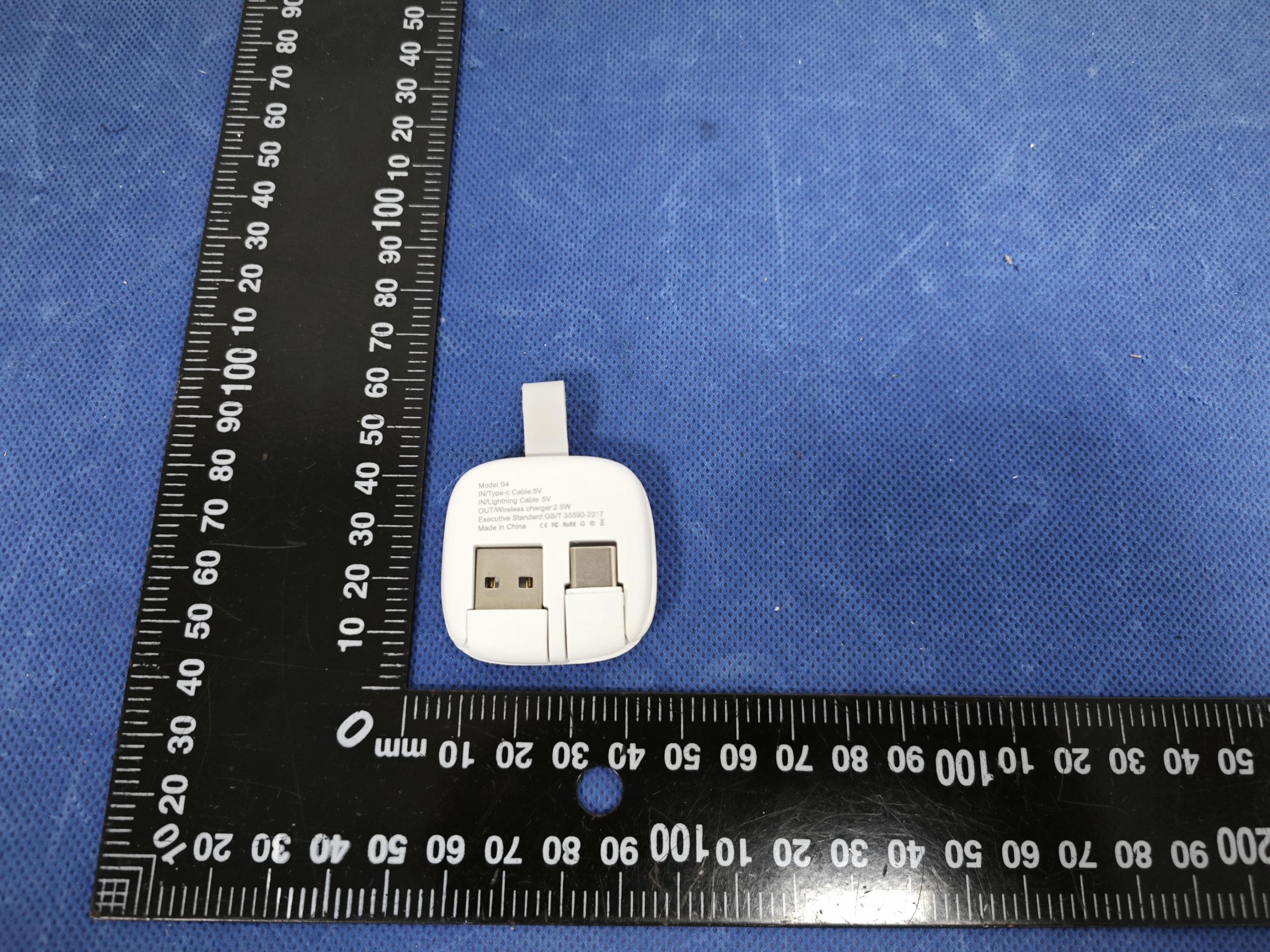 iWatch wireless charger - FCC ID 2A48S-S4 - Shenzhenshi Weiduli Technology Co.,Ltd. (2)