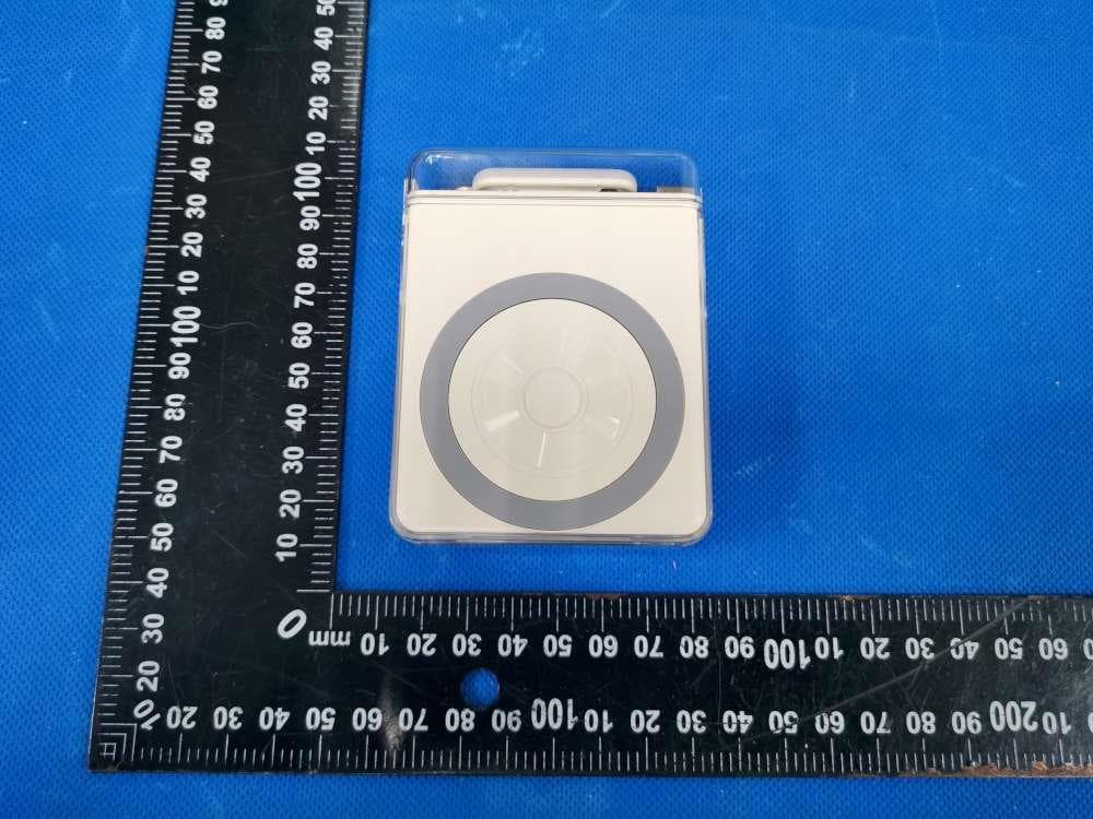 Lighting Power Bank Magnetic wireless - FCC ID 2A48S-T1 - Shenzhenshi Weiduli Technology Co.,Ltd. (3)