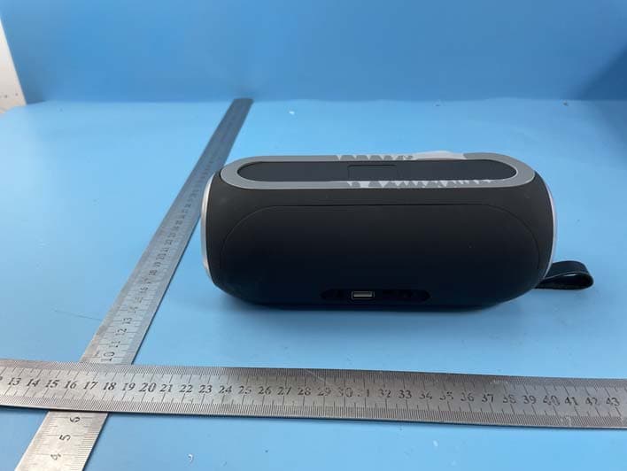 Speaker - FCC ID 2A4C5-R-61 - Cosmo Fiber Corp. (4)