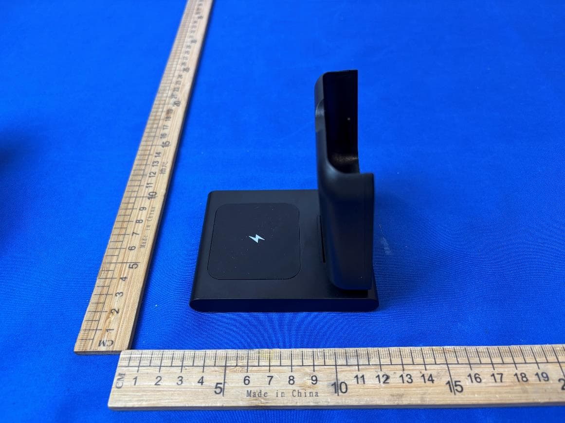3-in-1 Wireless Charger with Detachable 10,000mAh Power Bank - FCC ID 2A4C5-SJ-109-A - Cosmo Fiber Corp. (3)