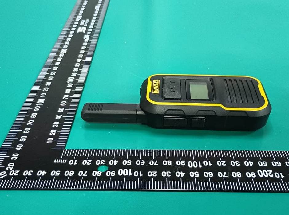 Walkie Talkie Two-way Radio - FCC ID 2A4DDDXFBHFJJ - Shine Flex US LLC (4)