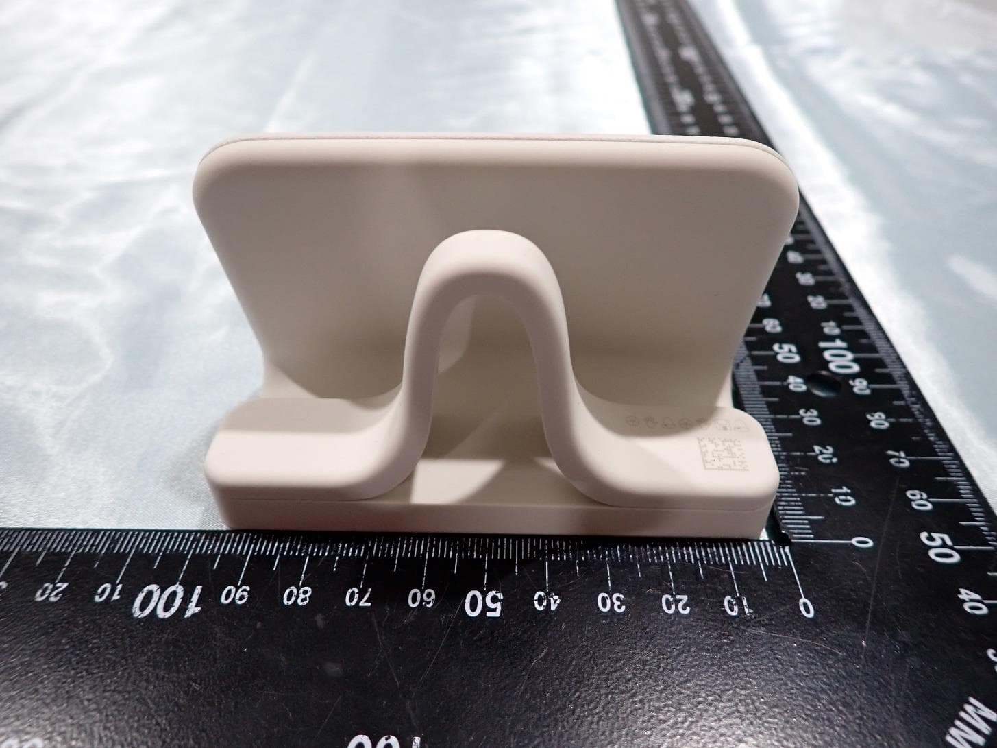 Charging Stand - FCC ID 2A4DH-3908 - Amazon.com Services LLC