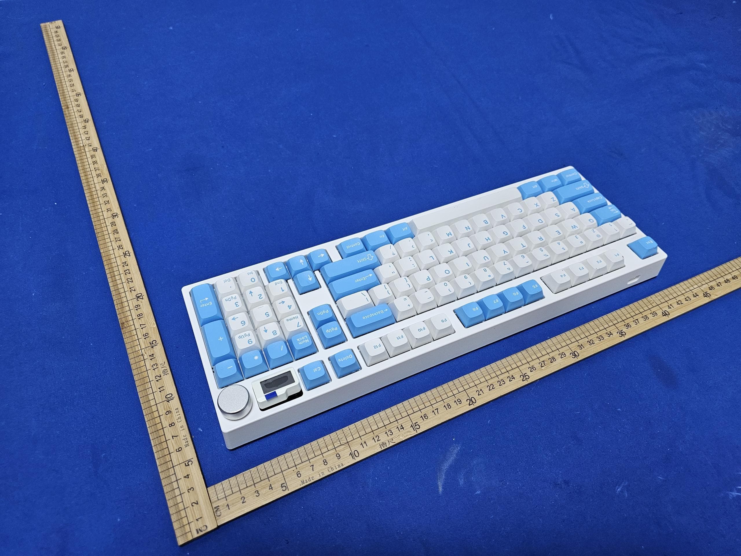 Wireless mechanical keyboard - FCC ID 2A4G3-NJ98 - Zhuhai Qiannuo Technology Co,.Ltd