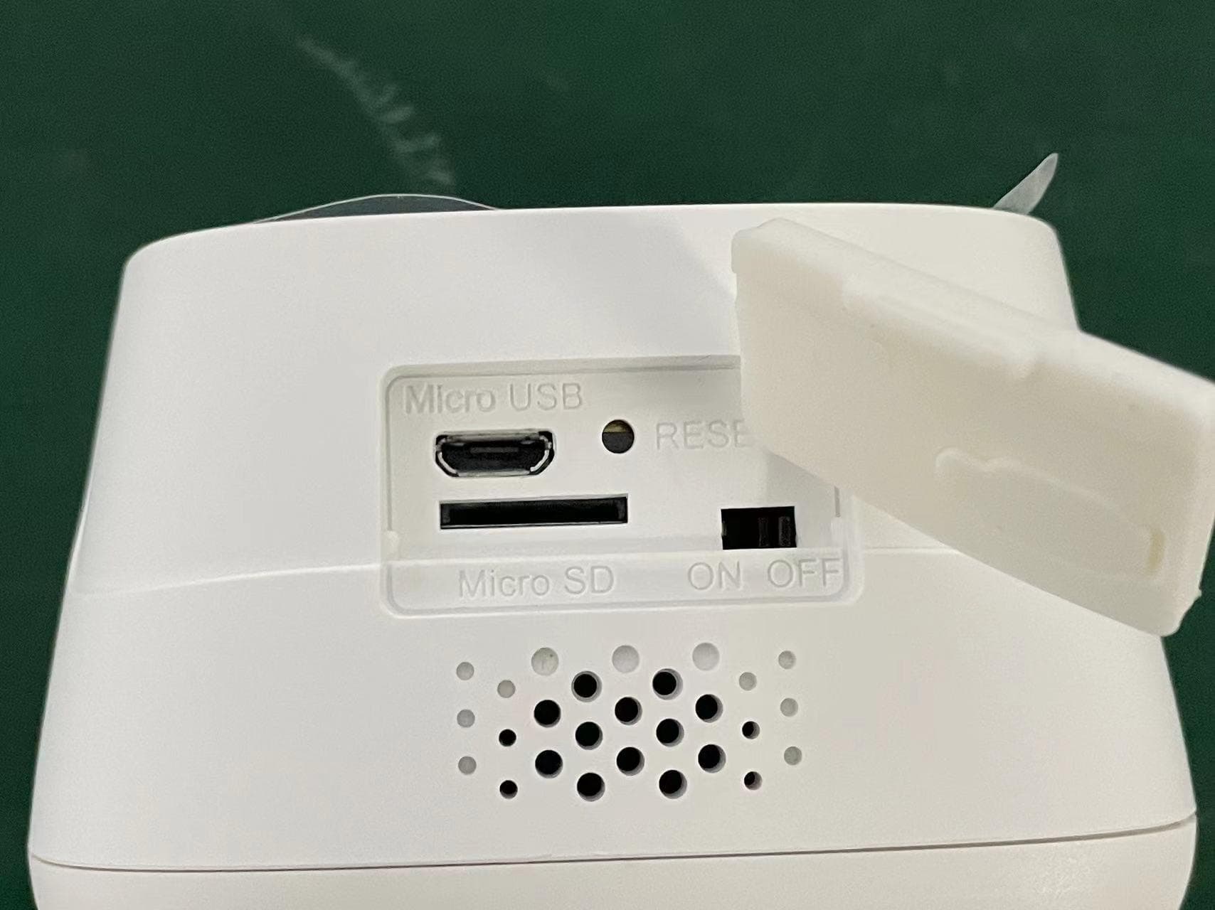 Wifi Camera with Battery - FCC ID 2A4GF-MC3L - Zhuhai Gotech Intelligent Technology Co., Ltd. (4)