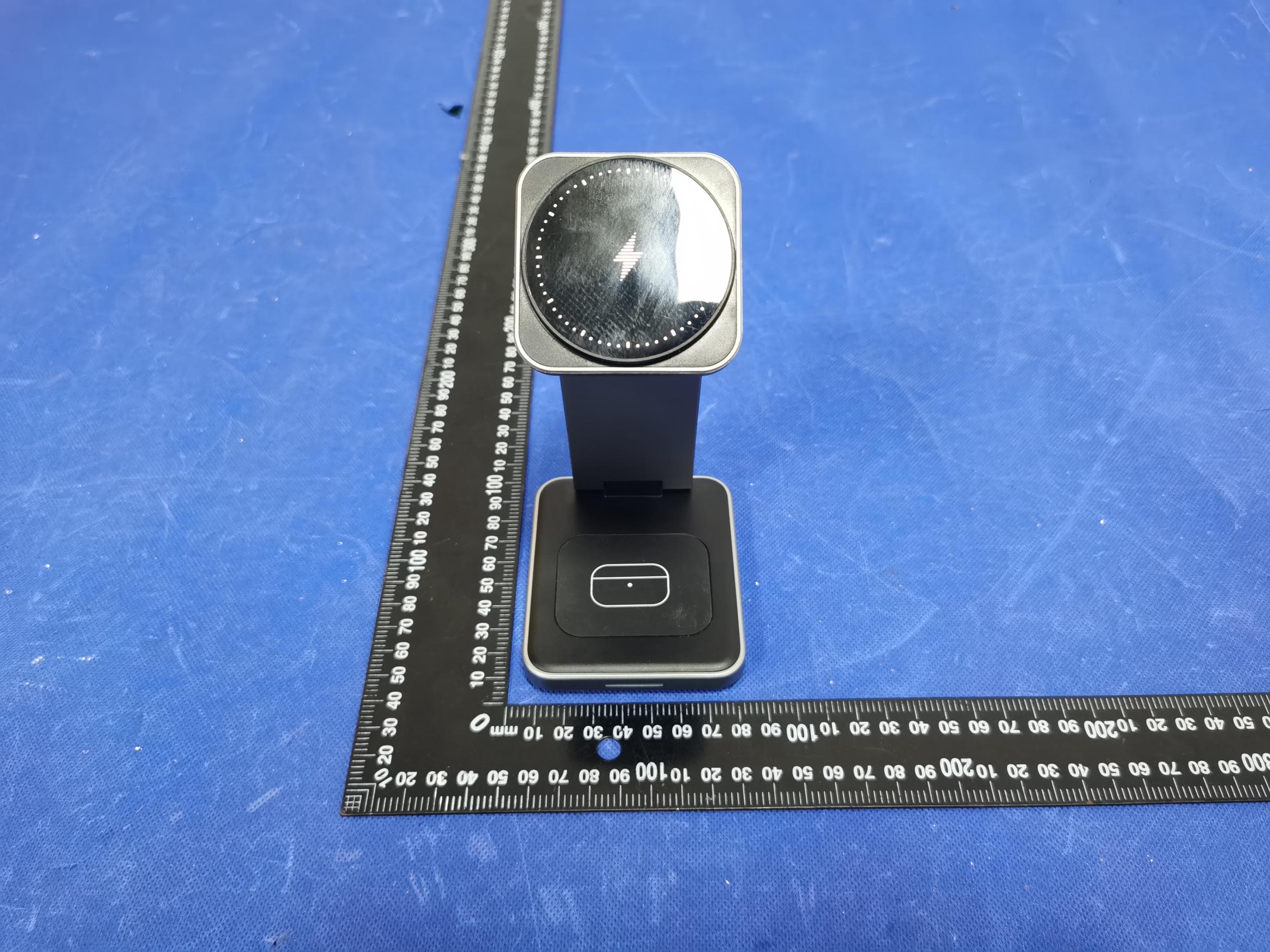 3in1 wIreless charger - FCC ID 2A4HE-DH11 - ShenZhen Hai Da Feng Technology Co., Ltd. (3)