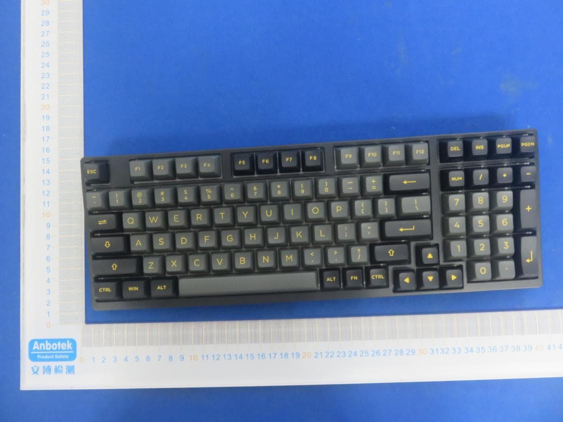 Multi-host mechanical keyboard - FCC ID 2A4K8-3098B - Shenzhen Yinchen Technology Co., Ltd (2)