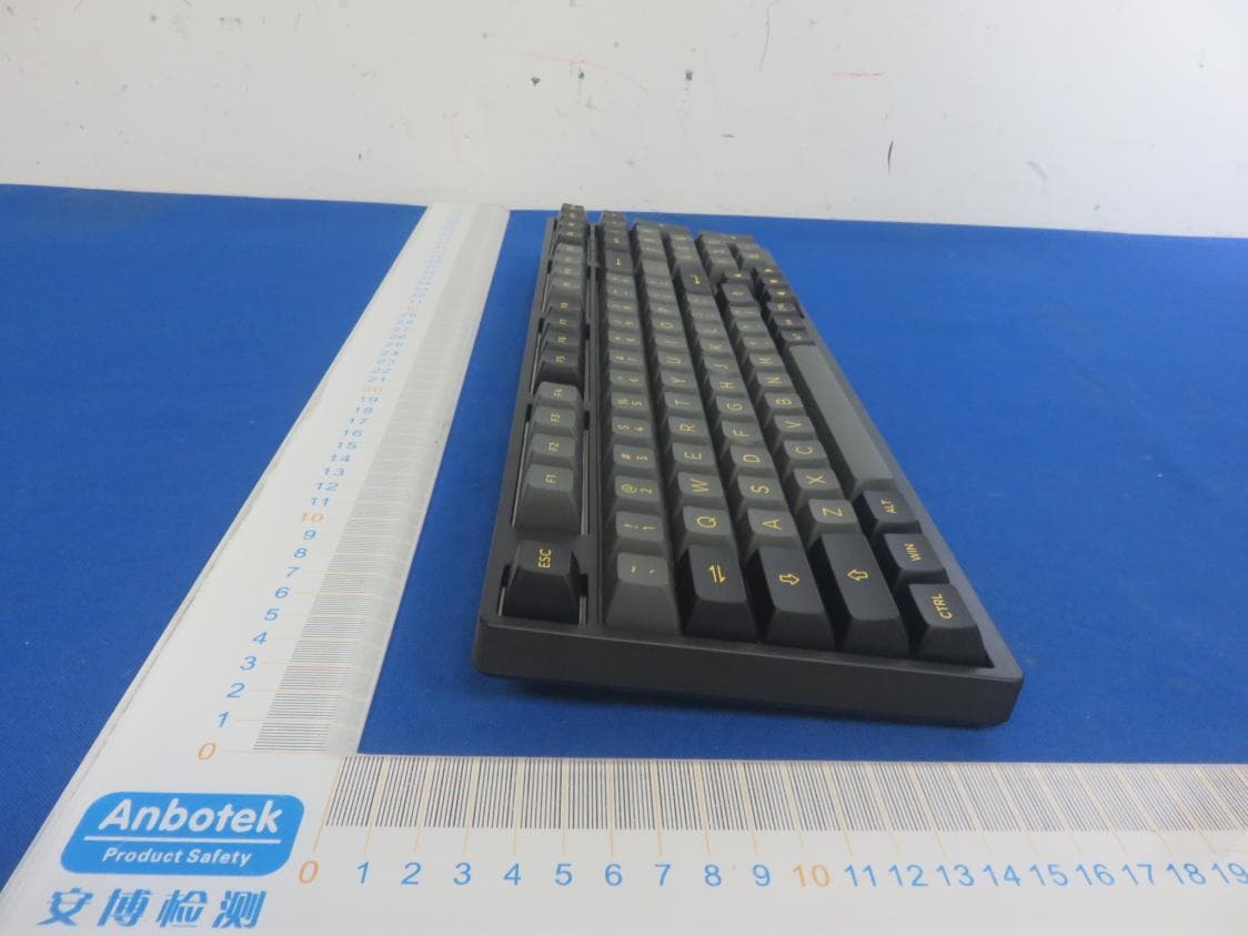 Multi-host mechanical keyboard - FCC ID 2A4K8-3098B - Shenzhen Yinchen Technology Co., Ltd (3)