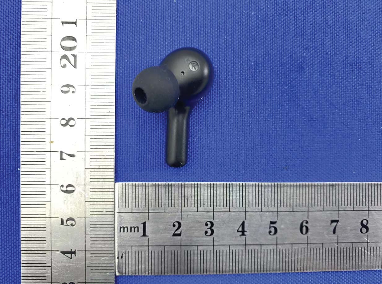 True Wireless Earbuds - FCC ID 2A4KI-E5 - Zhengzhou Yilian International Trade Co., Ltd. (3)