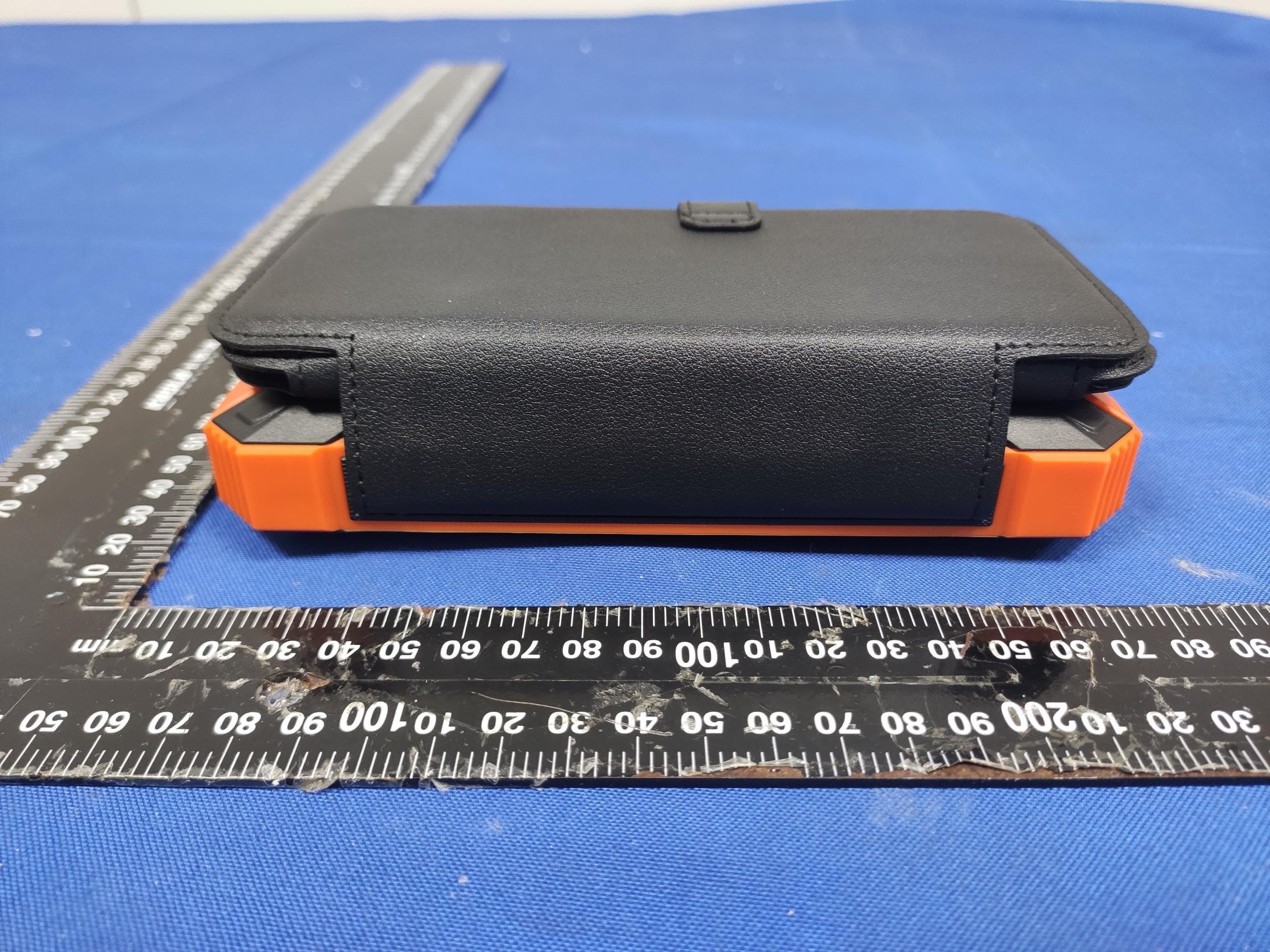 Solar wireless Power Bank - FCC ID 2A4LH-PN-W22PLUS - Shenzhen Pannizhe Technology Co., Ltd. (2)