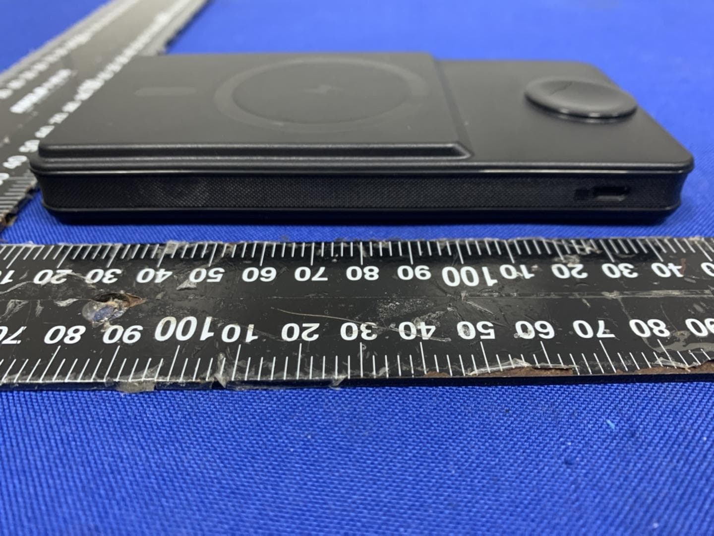 2 in 1 Wireless Power Bank - FCC ID 2A4LH-PN-W32 - Shenzhen Pannizhe Technology Co., Ltd. (4)