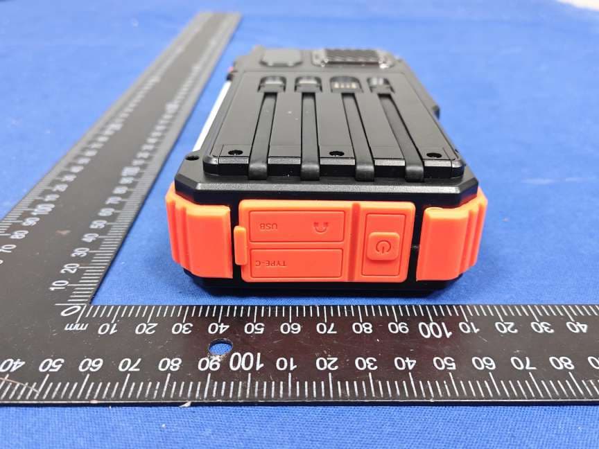 Solar Power Bank - FCC ID 2A4LH-PNW54 - Shenzhen Pannizhe Technology Co., Ltd. (4)