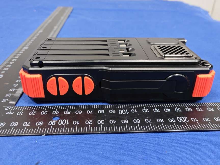 Solar Power Bank - FCC ID 2A4LH-PNW54 - Shenzhen Pannizhe Technology Co., Ltd. (2)