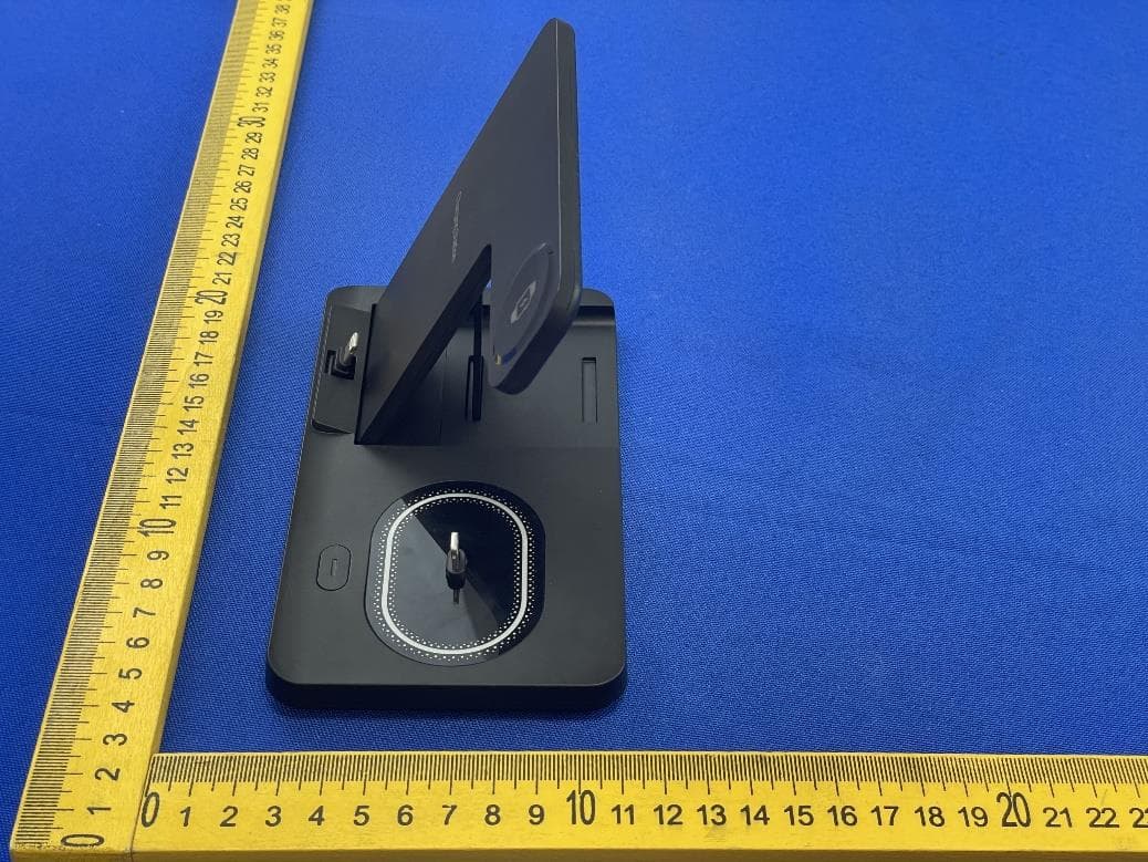3 in 1 Charging Station - FCC ID 2A4N3-T3-A - Shenzhen You & Me Electronics Co.,LTD (3)