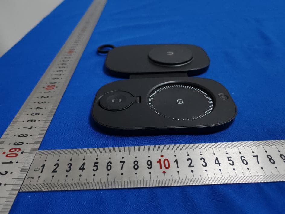 3 in 1 Wireless Charging Station - FCC ID 2A4N3-T5 - Shenzhen You & Me Electronics Co.,LTD (3)