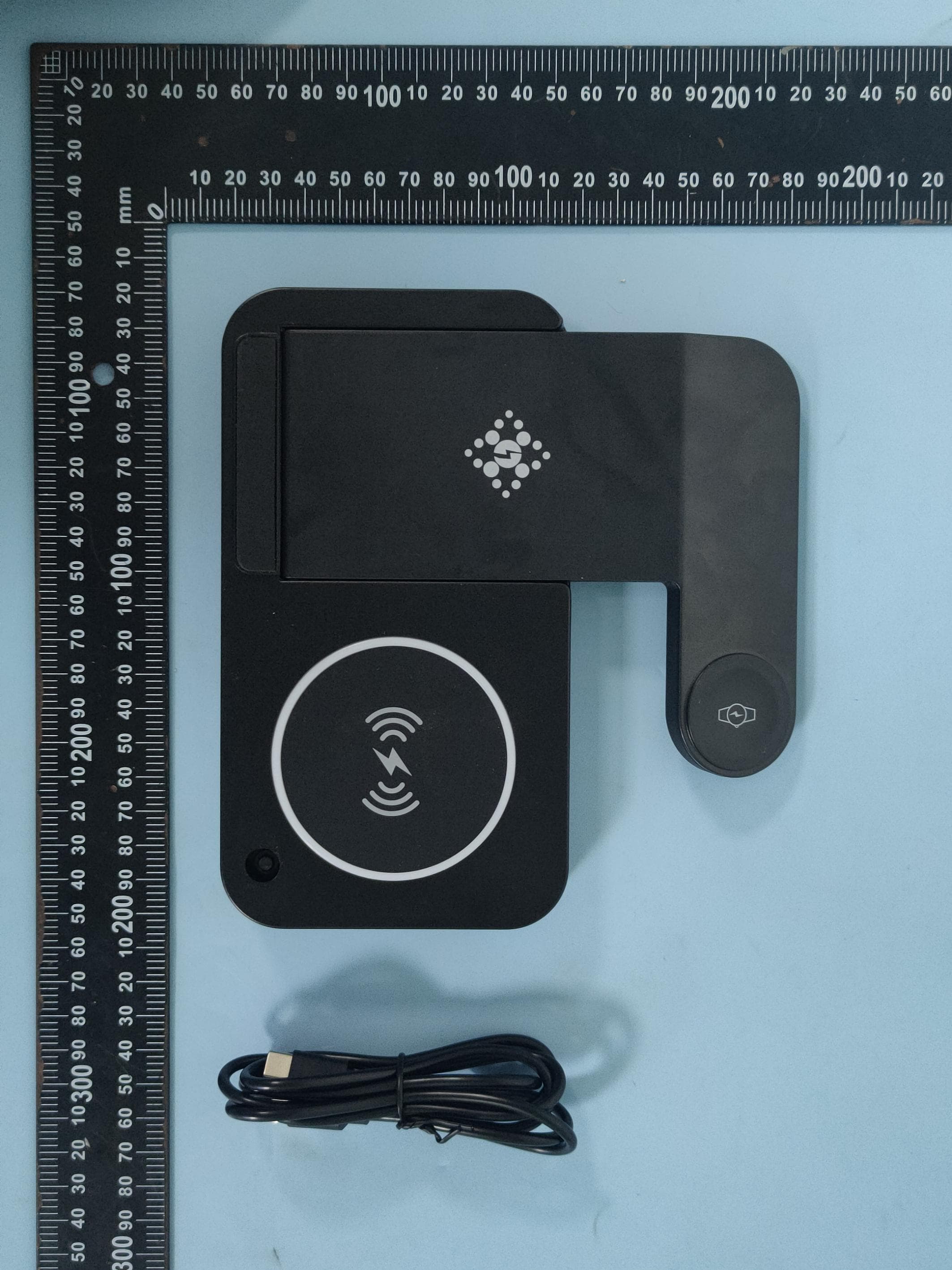 Foldable 4-in-1 wireless charger - FCC ID 2A4OE-B-18S - Dongguan Boxinda Electronic Technology Co., LTD
